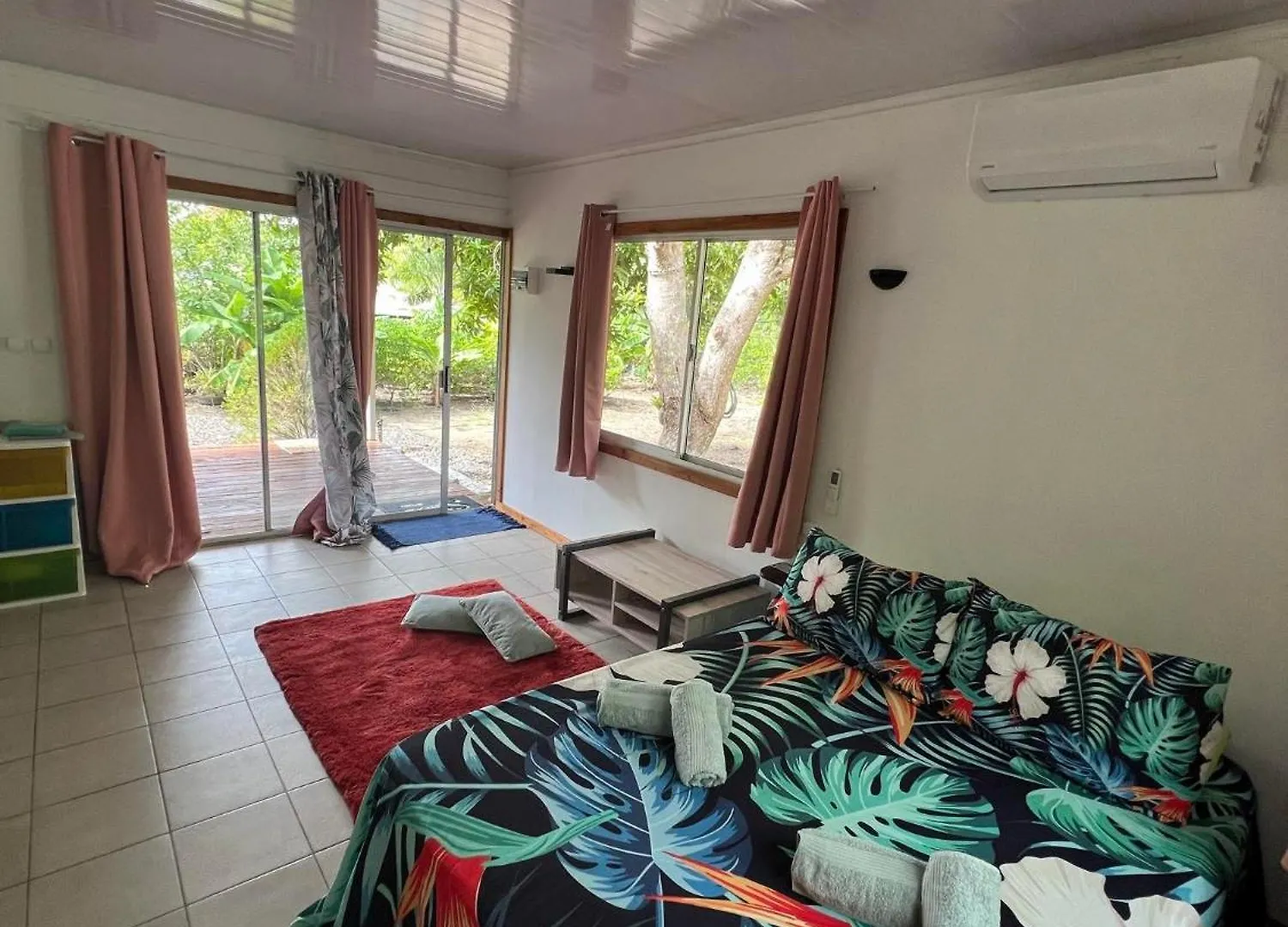 Affittacamere Bungalove Kai Kabana Tefarerii